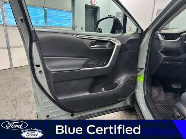 Used 2022 Toyota RAV4 XLE w/ Convenience Package image 24