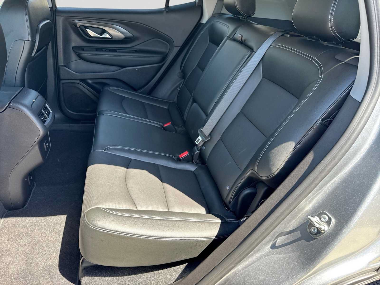 Used 2024 GMC Terrain SLT w/ Elevation Edition AWD/4WD image 18