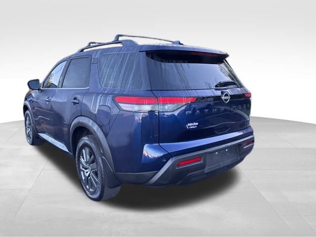 Used 2022 Nissan Pathfinder SV w/ SV Black Package image 3