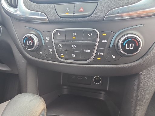 Used 2024 Chevrolet Equinox LT FWD image 18