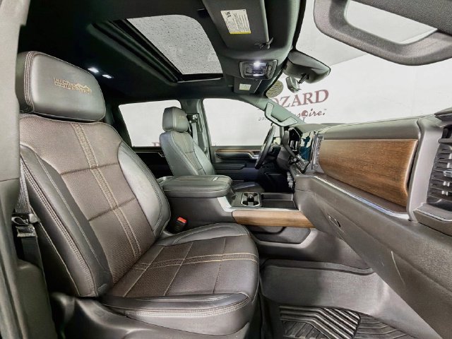Used 2024 Chevrolet Silverado 2500 High Country w/ High Country Premium Package AWD/4WD image 35