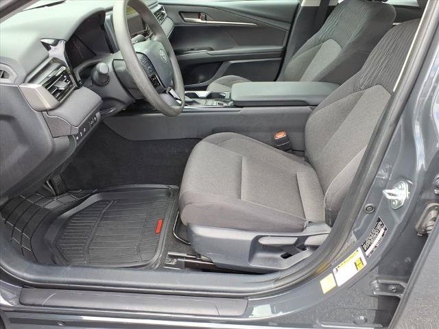 Used 2025 Toyota Camry LE FWD image 8
