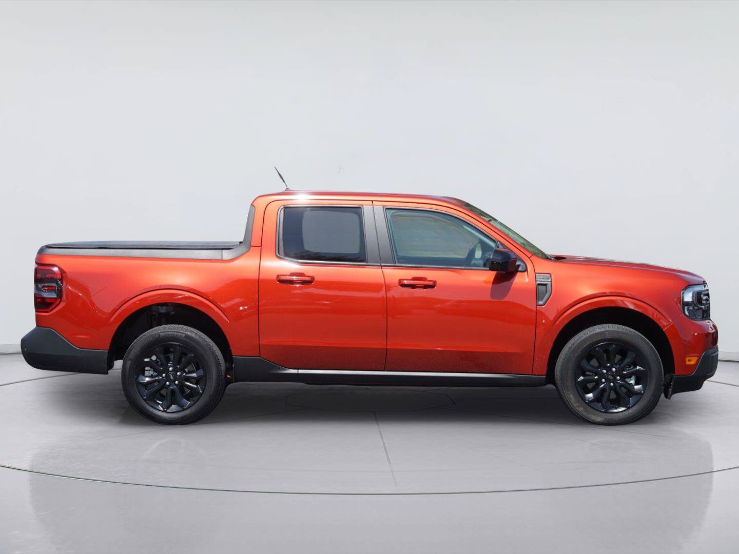 Certified 2024 Ford Maverick Lariat w/ Black Appearance Package FWD image 5