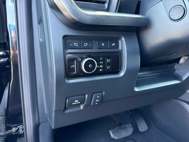 Certified 2023 Ford F250 Lariat w/ Lariat Ultimate Package AWD/4WD image 17