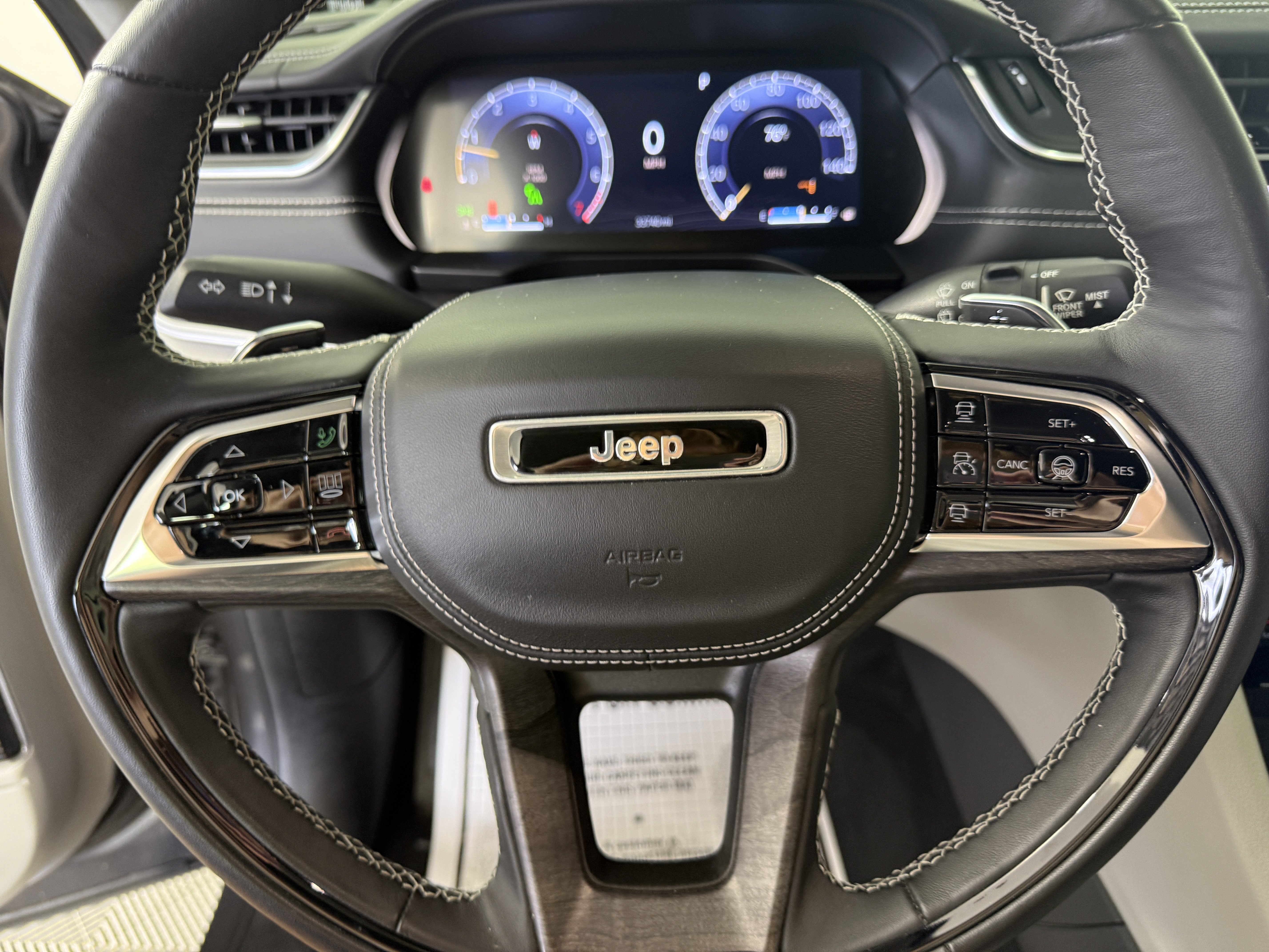 Used 2022 Jeep Grand Cherokee Overland w/ Adv Protech Group III image 28