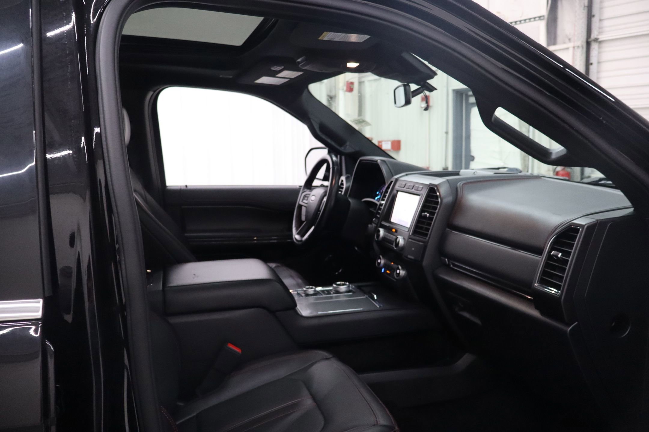 Certified 2020 Ford Expedition Limited image 31