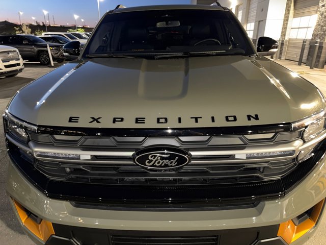 Certified 2025 Ford Expedition Tremor AWD/4WD image 24