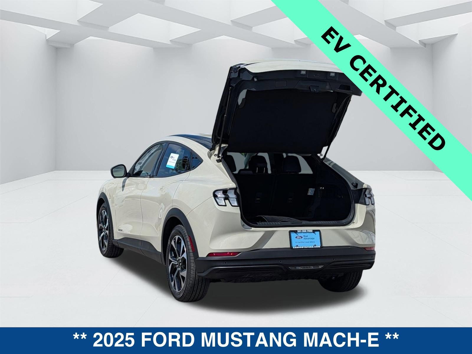 Certified 2025 Ford Mustang Mach-E Select w/ Comfort Package Lite image 3