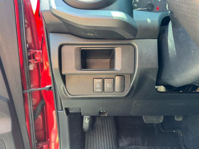 Used 2018 Toyota Tacoma TRD Off-Road w/ Technology Package AWD/4WD image 15