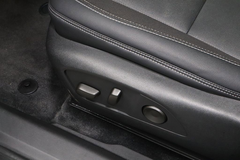 Used 2024 Chevrolet Blazer EV LT image 24