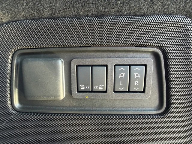 Used 2026 Cadillac Escalade Luxury w/ LPO, Floor Liner Package image 7