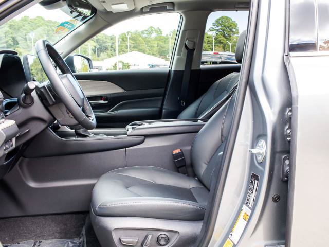 Used 2025 Toyota Grand Highlander AWD image 19