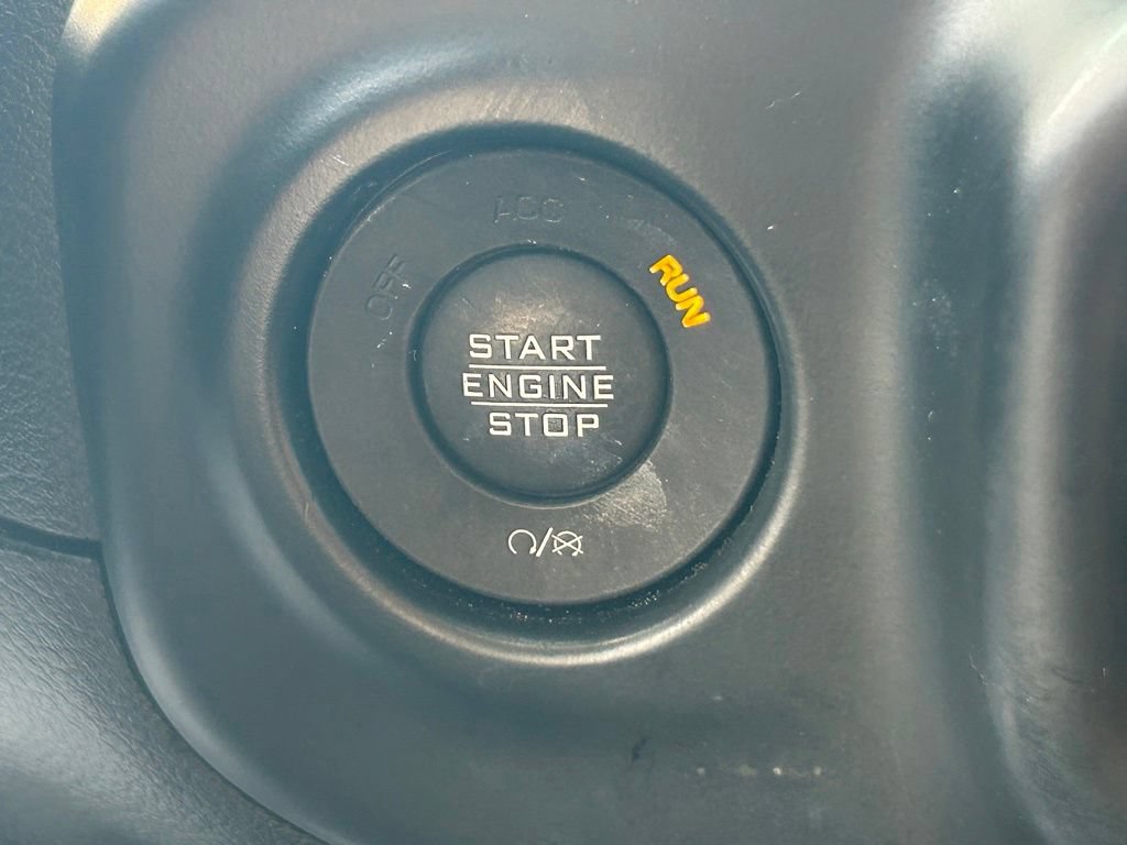 Used 2022 Jeep Wrangler Sport AWD/4WD image 37