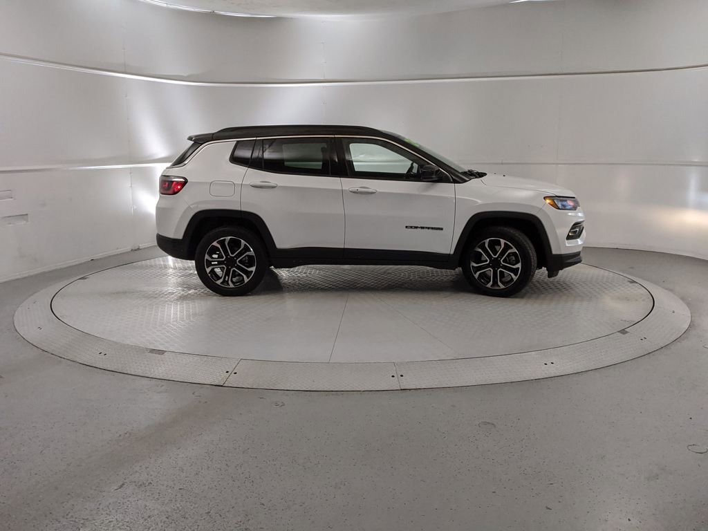 Used 2024 Jeep Compass Limited image 2