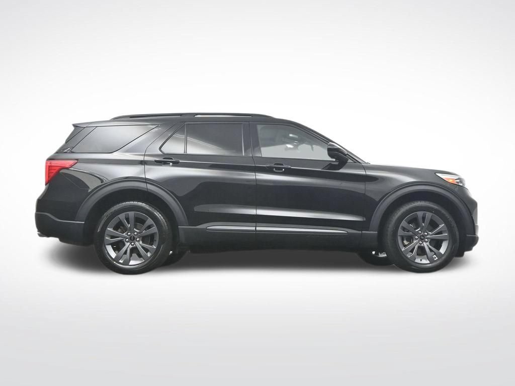 Certified 2023 Ford Explorer XLT w/ Equipment Group 202A AWD/4WD image 35