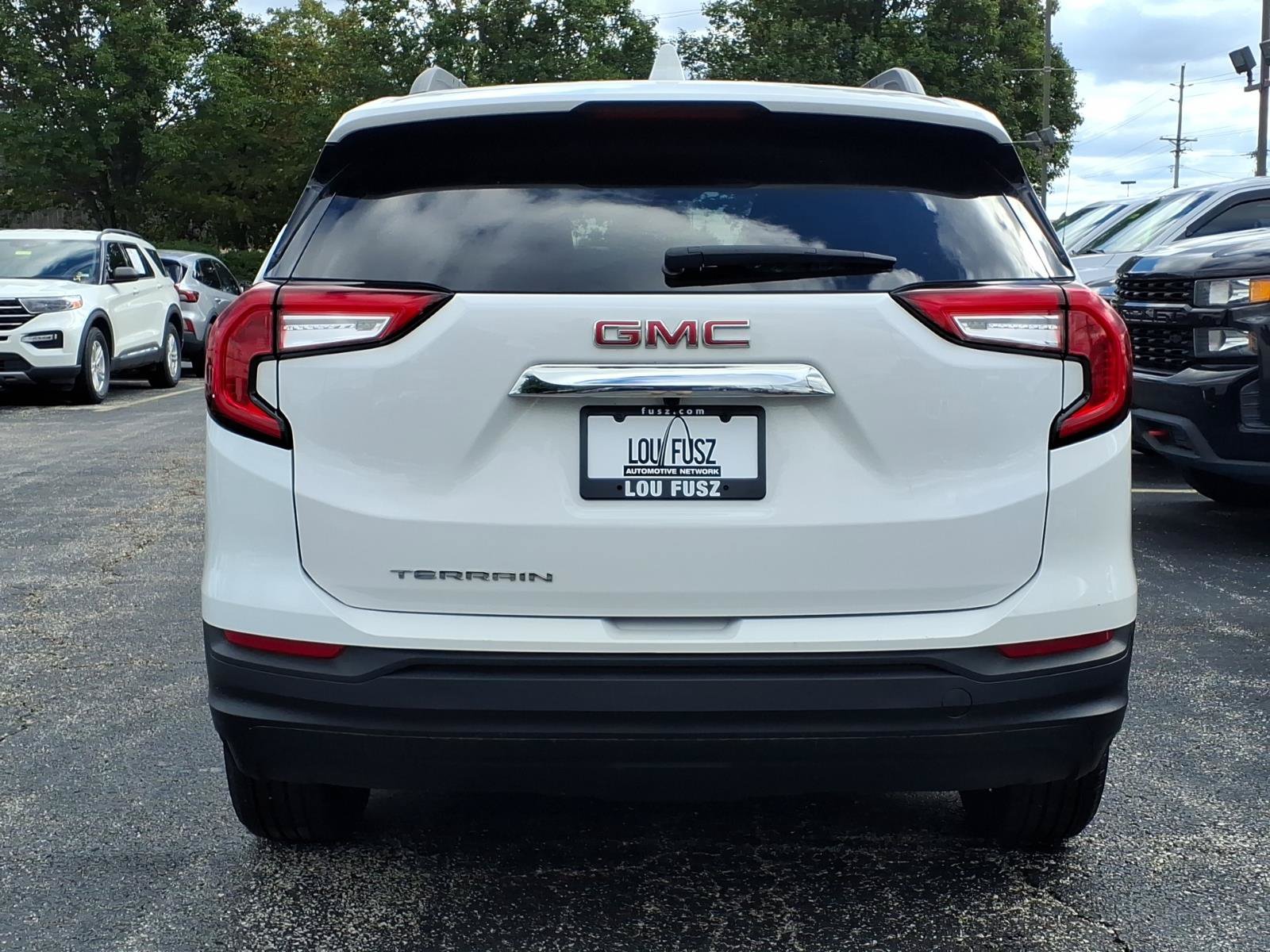 Used 2024 GMC Terrain SLE w/ Driver Convenience Package FWD image 25