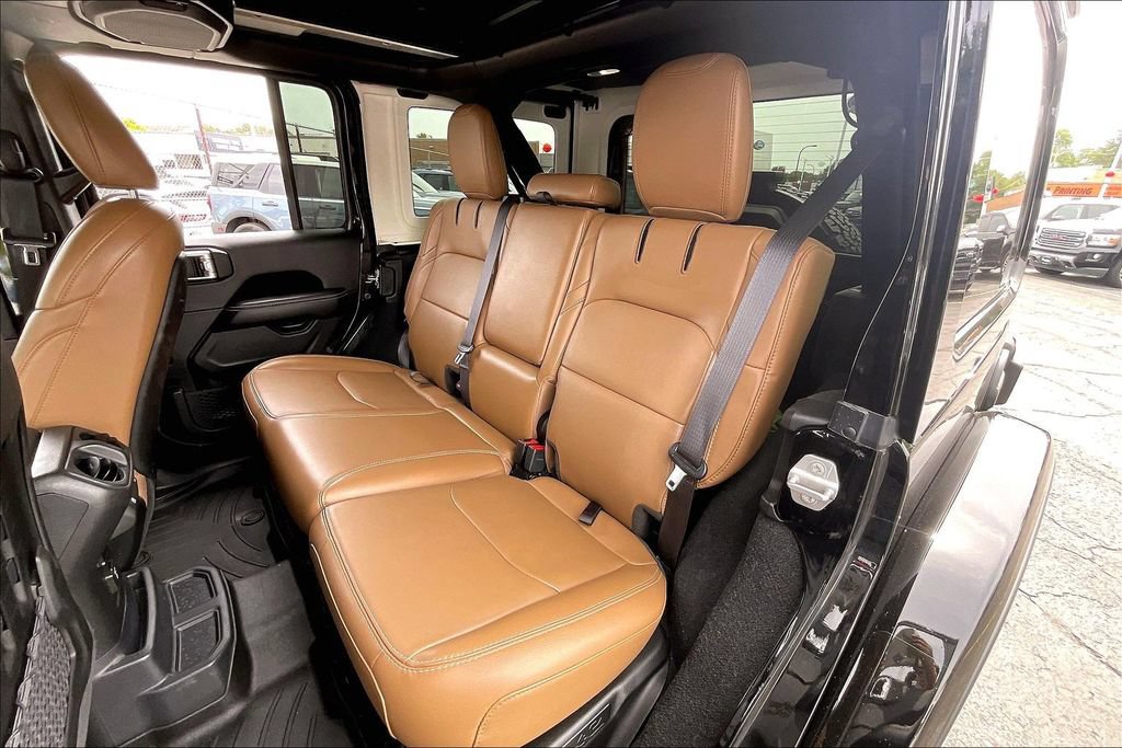 Used 2022 Jeep Wrangler Unlimited Rubicon 4xe w/ Cold Weather Group AWD/4WD image 24
