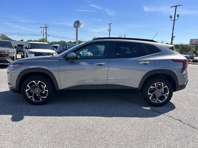 Used 2024 Chevrolet Trax LT w/ Driver Confidence Package FWD image 7