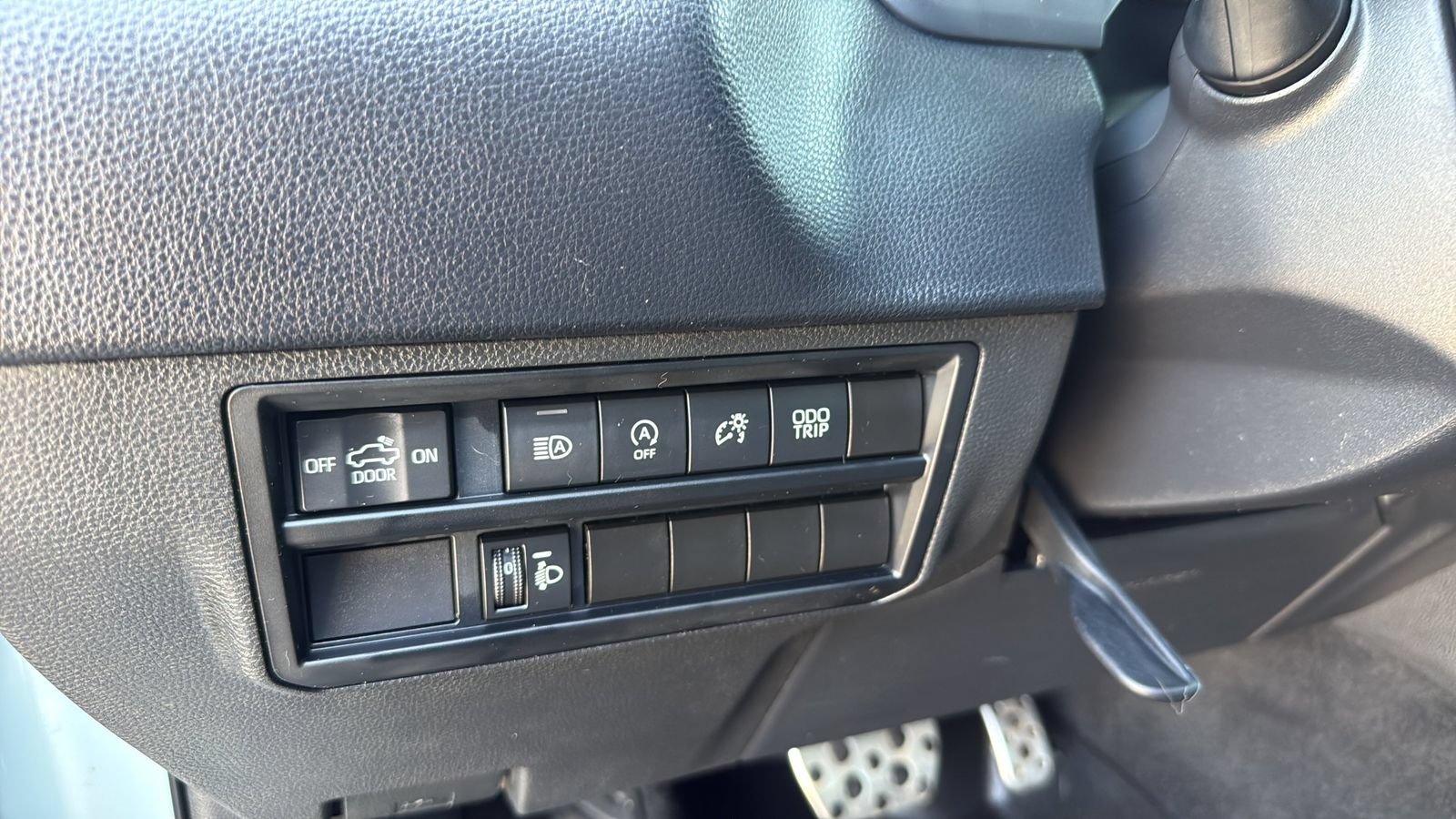 Used 2022 Toyota Tundra SR5 w/ TRD Off-Road Package AWD/4WD image 17