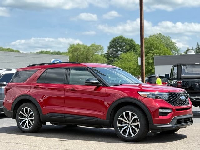 Certified 2020 Ford Explorer ST w/ Premium Technology Package AWD/4WD image 39