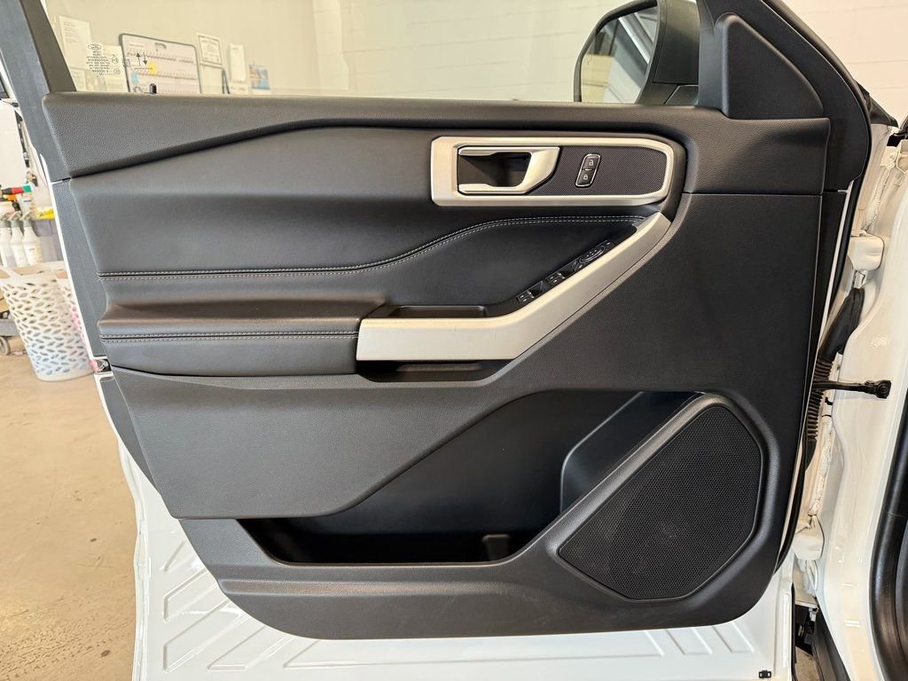 Certified 2022 Ford Explorer XLT image 28