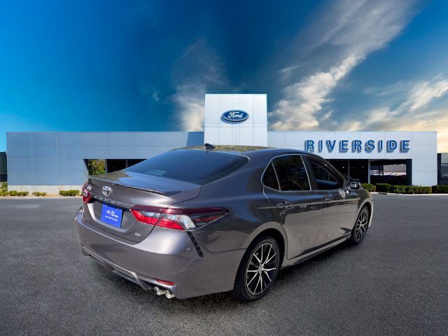Used 2021 Toyota Camry SE FWD image 7
