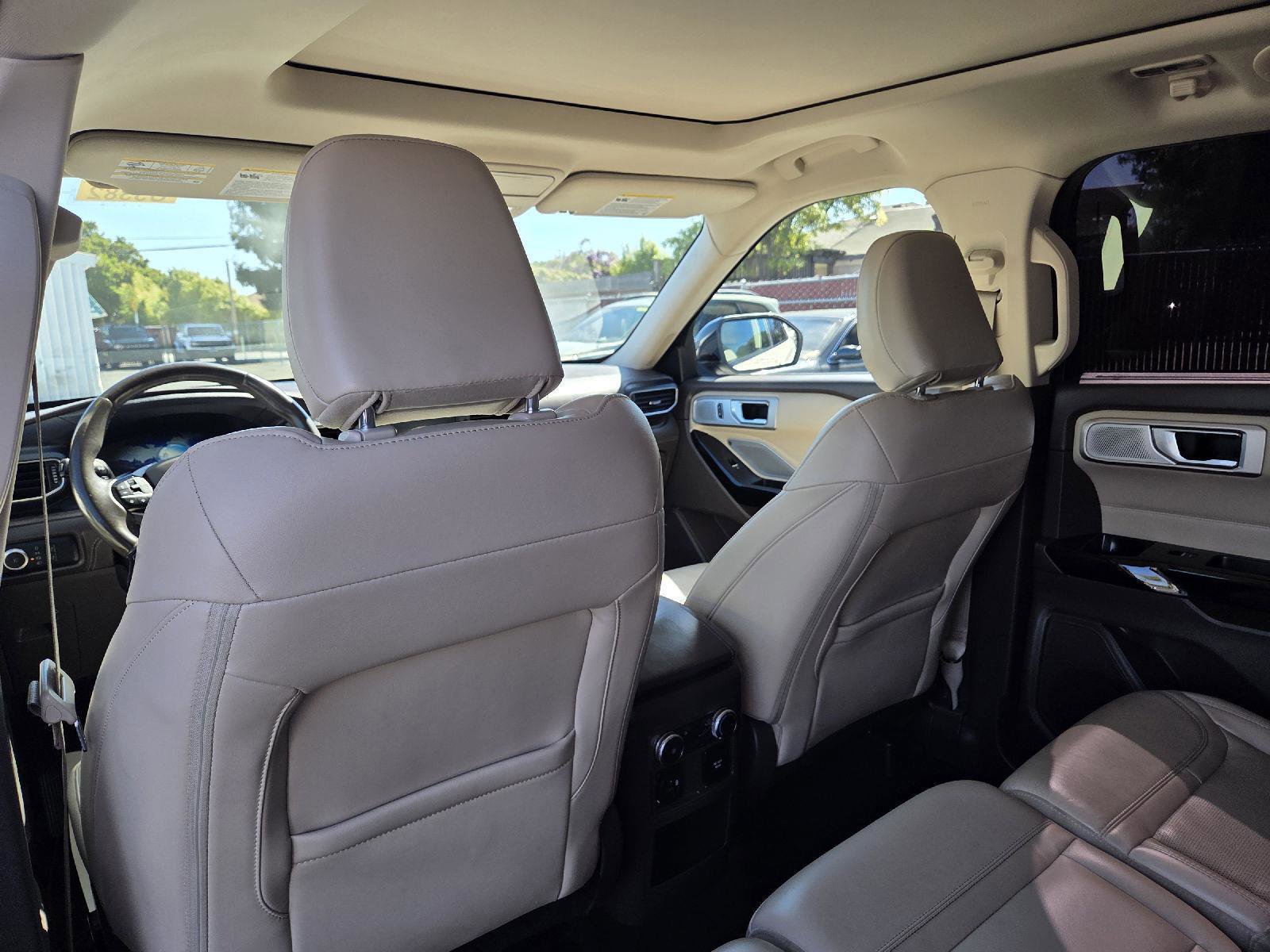 Certified 2021 Ford Explorer Platinum w/ Equipment Group 601A image 15