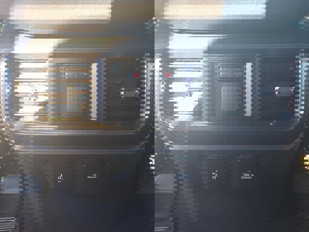 Certified 2023 Ford F150 Lariat w/ Equipment Group 502A High image 18