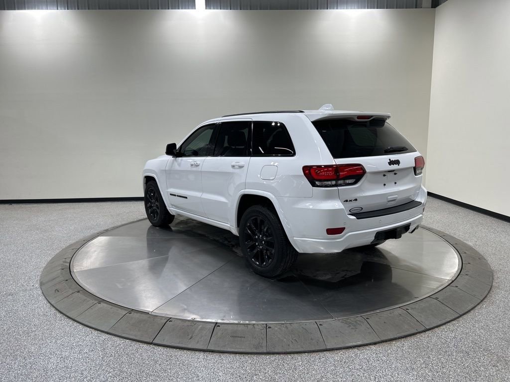 Used 2021 Jeep Grand Cherokee Laredo X image 8