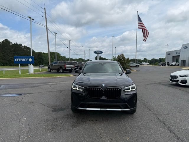 Used 2024 BMW X4 xDrive30i AWD/4WD image 2