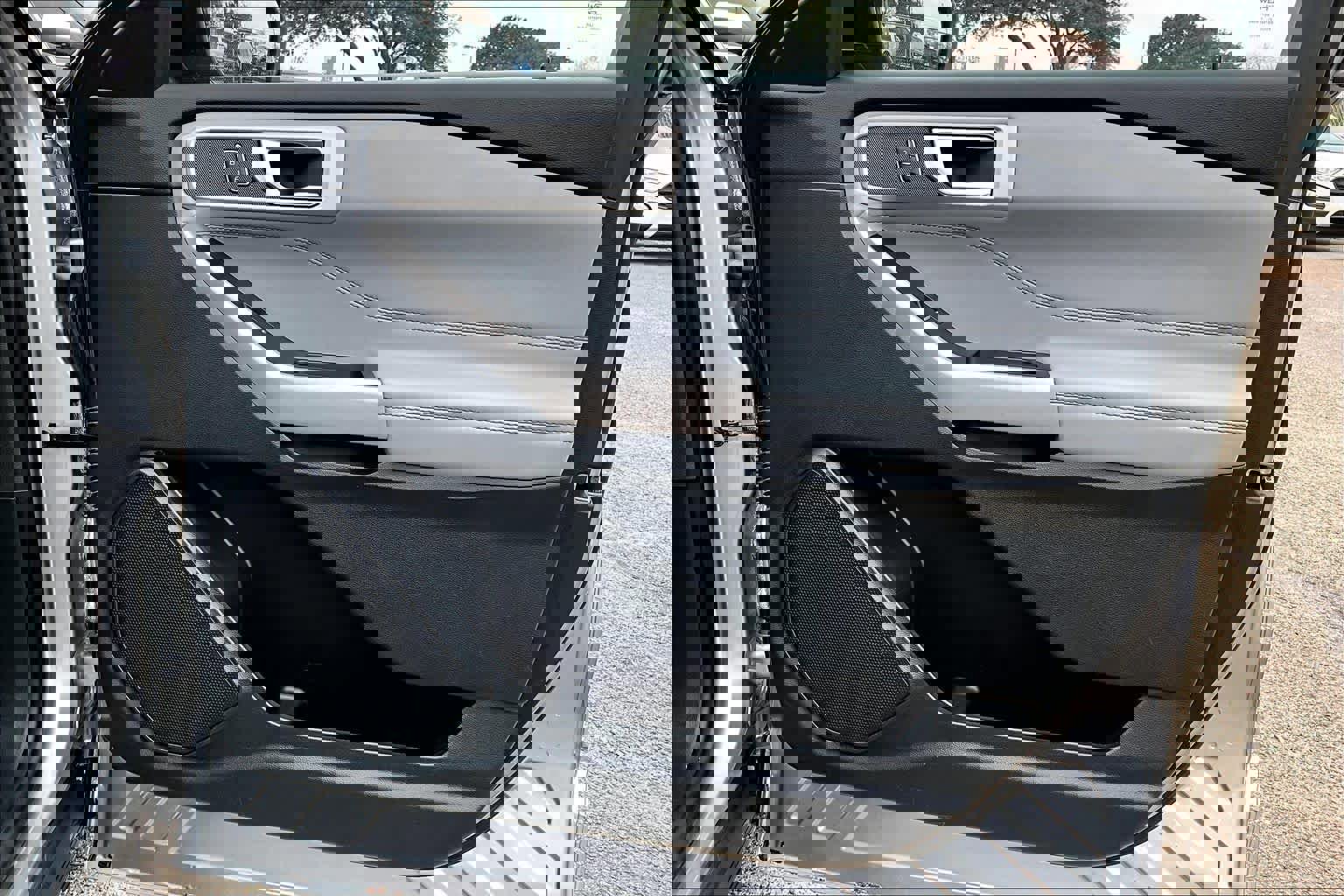 Certified 2022 Ford Explorer XLT w/ Equipment Group 202A image 24