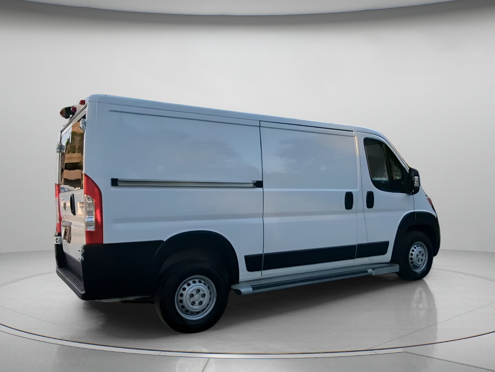 Used 2025 RAM ProMaster 2500 w/ U-Haul Equipment Group FWD image 29