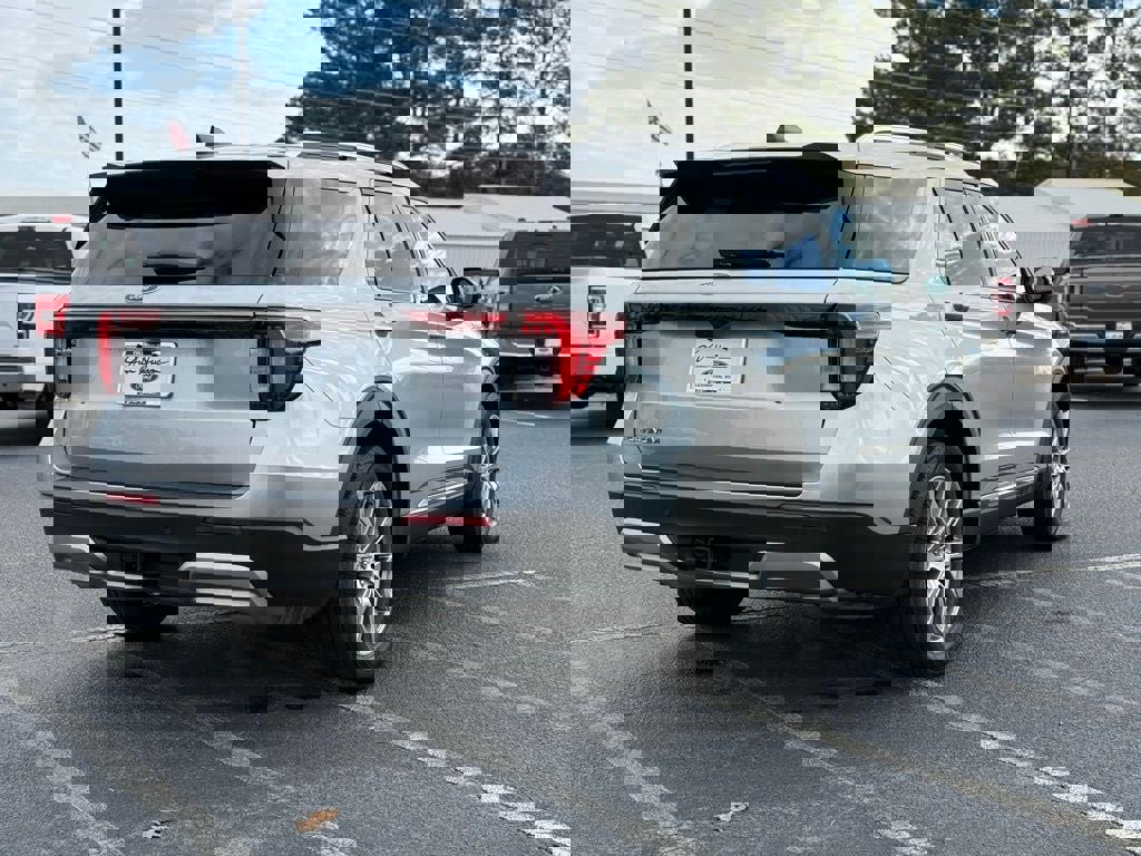 Certified 2025 Ford Explorer Platinum image 8