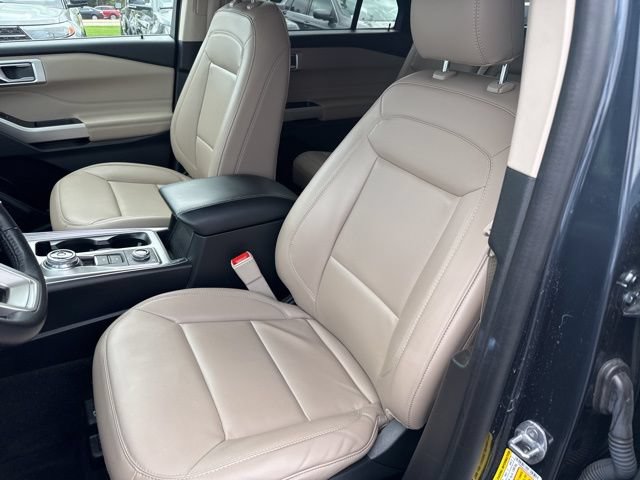 Certified 2022 Ford Explorer XLT w/ Equipment Group 202A AWD/4WD image 25