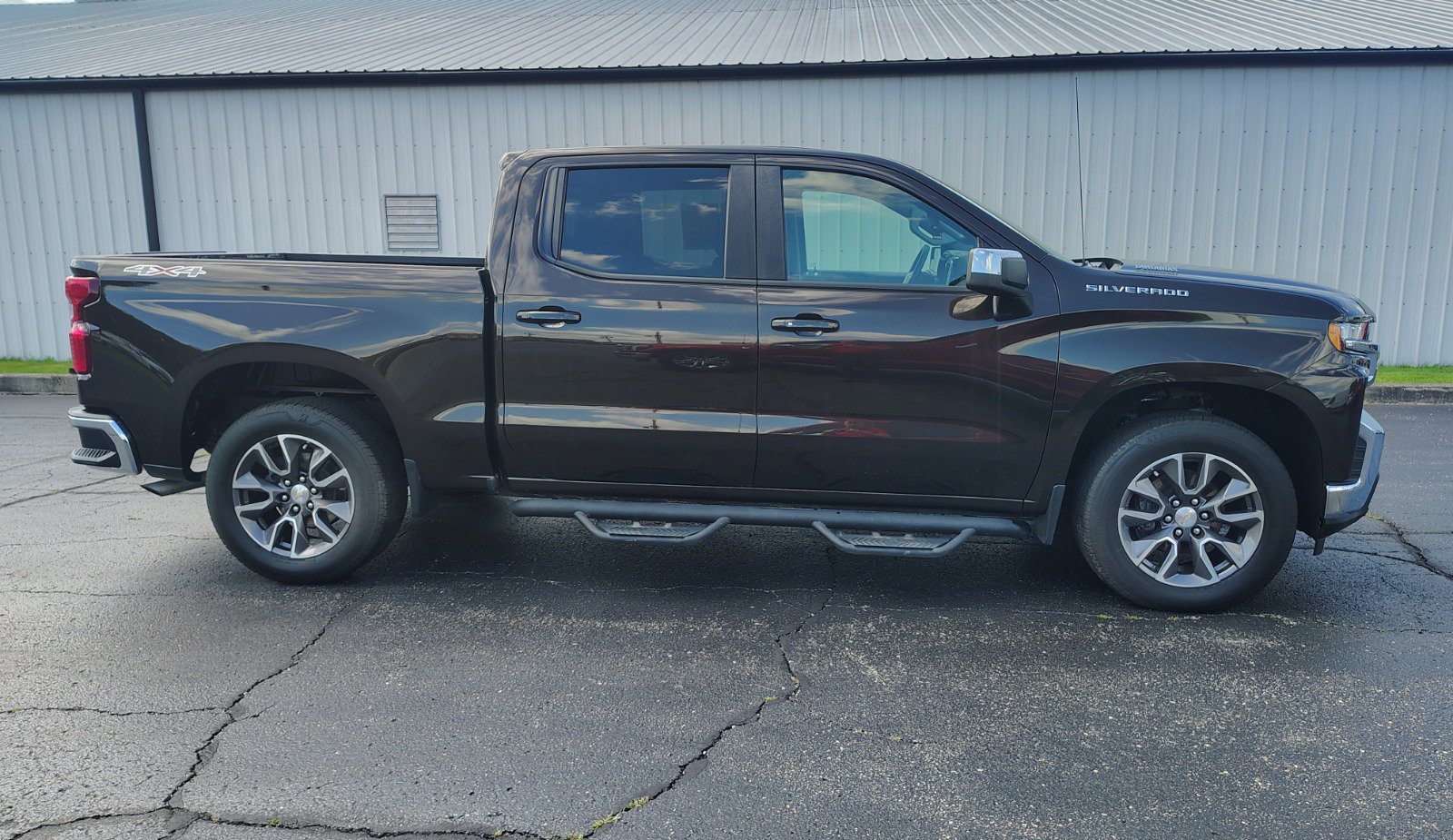 Used 2020 Chevrolet Silverado 1500 LT w/ All-Star Edition AWD/4WD image 4