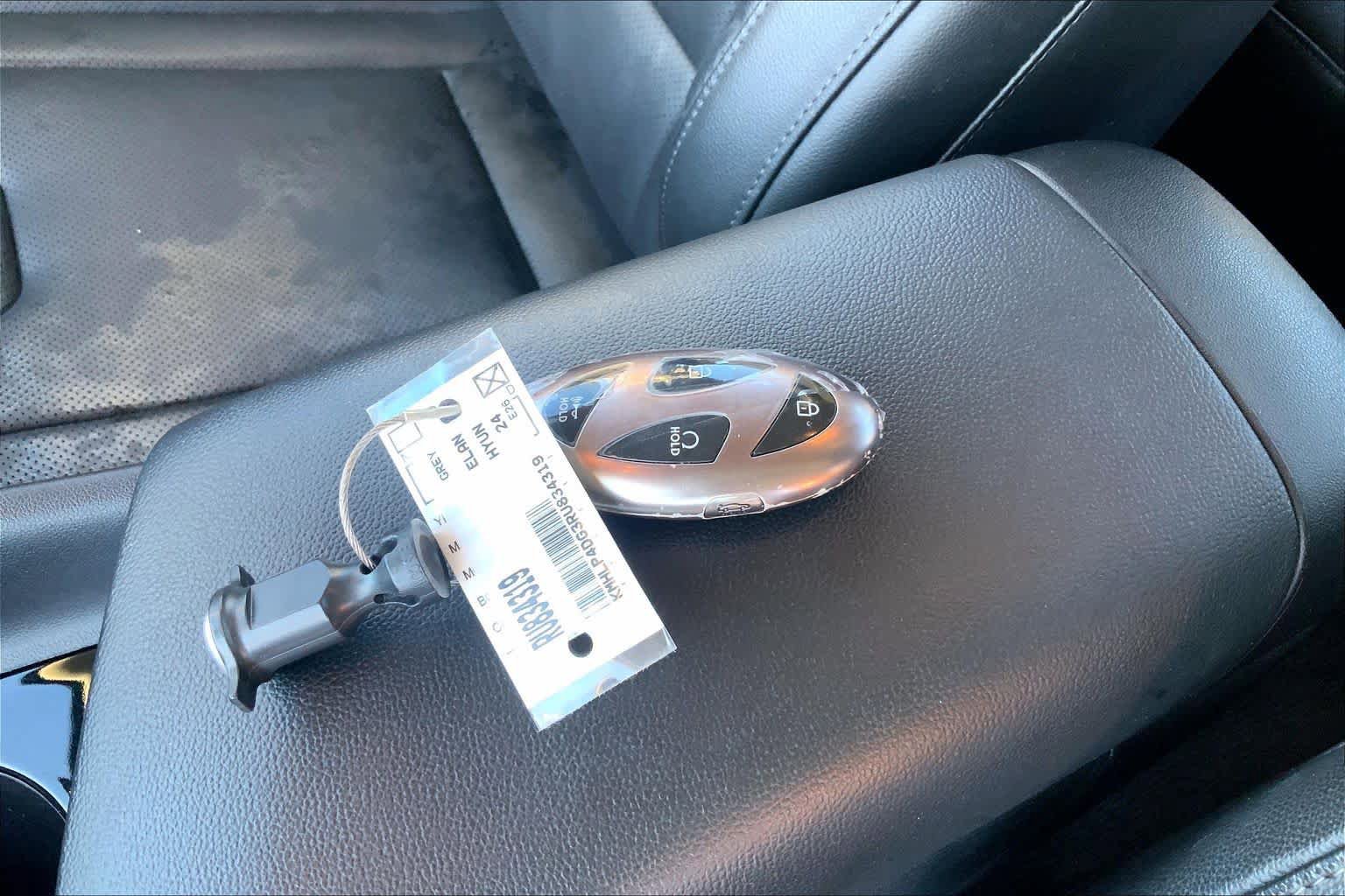 Used 2024 Hyundai Elantra Limited FWD image 14