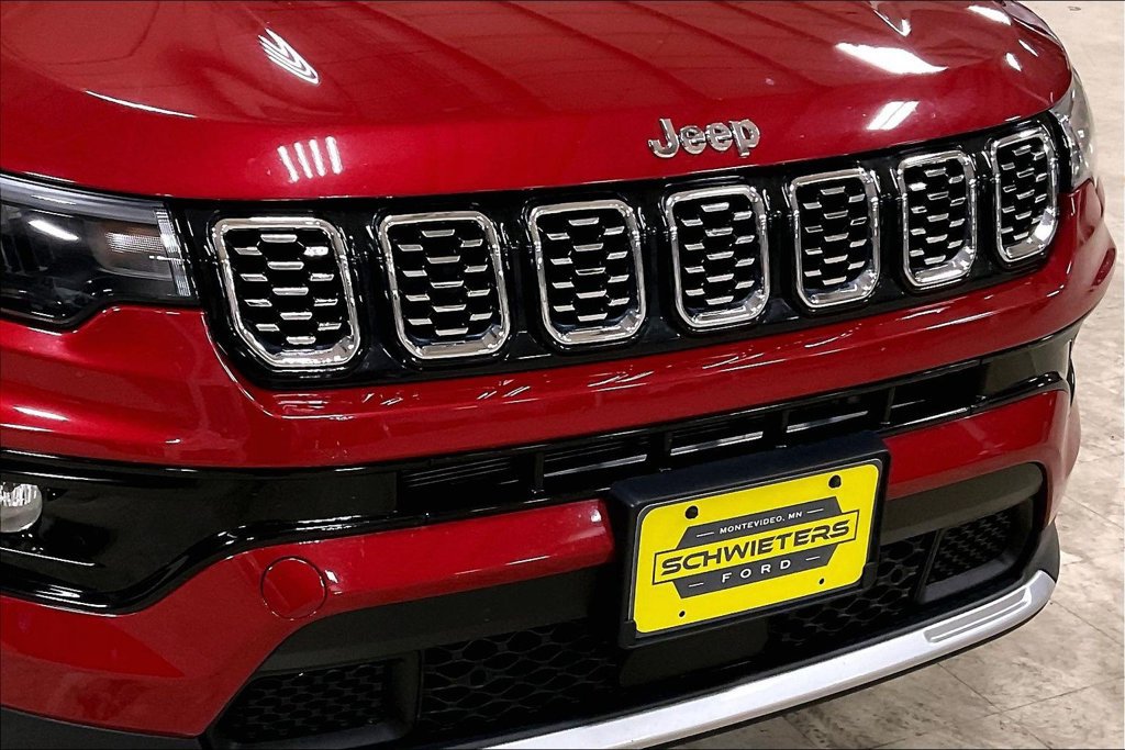 Used 2025 Jeep Compass Limited AWD/4WD image 28