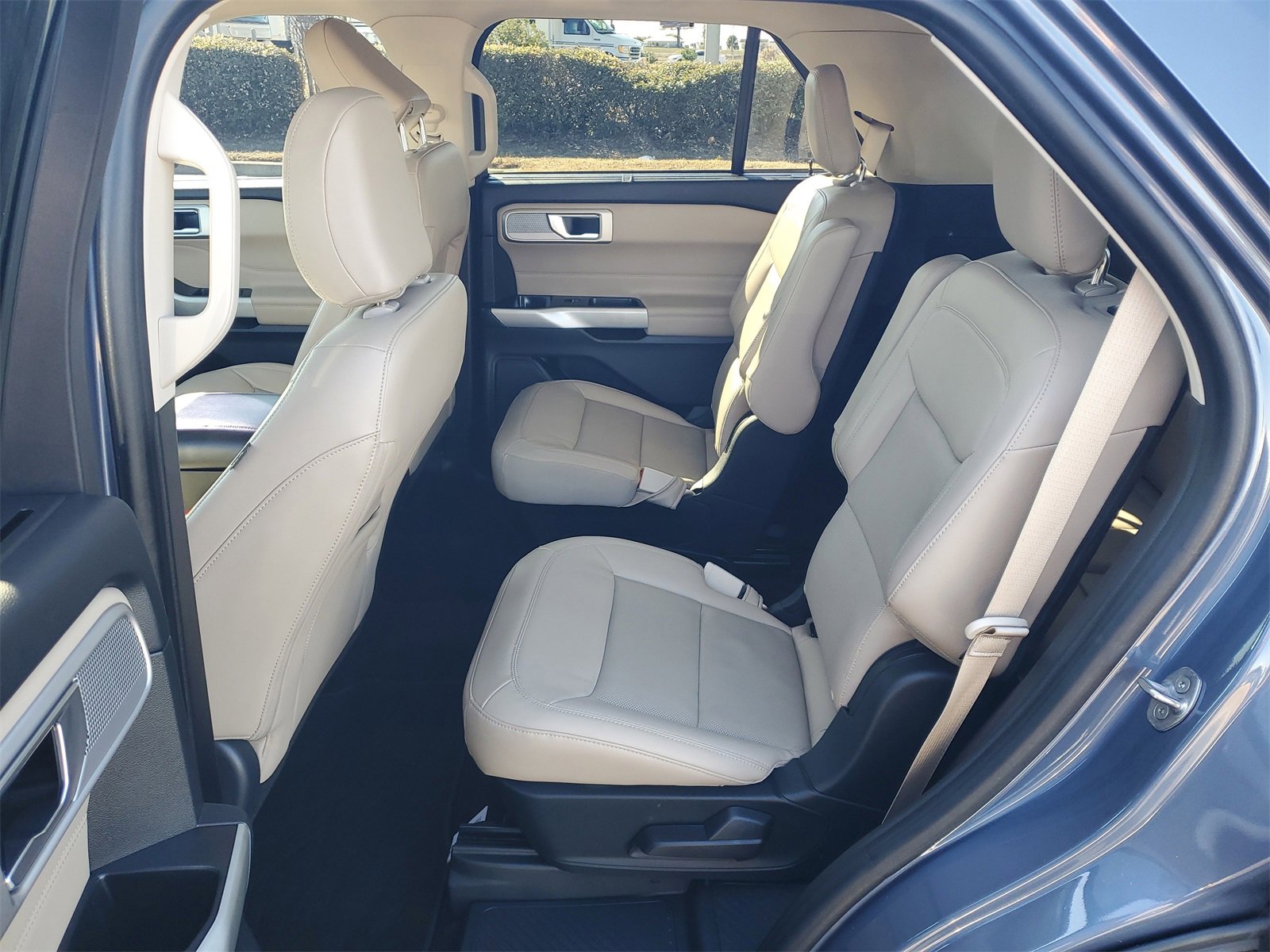 Certified 2021 Ford Explorer Limited w/ Equipment Group 301A image 11