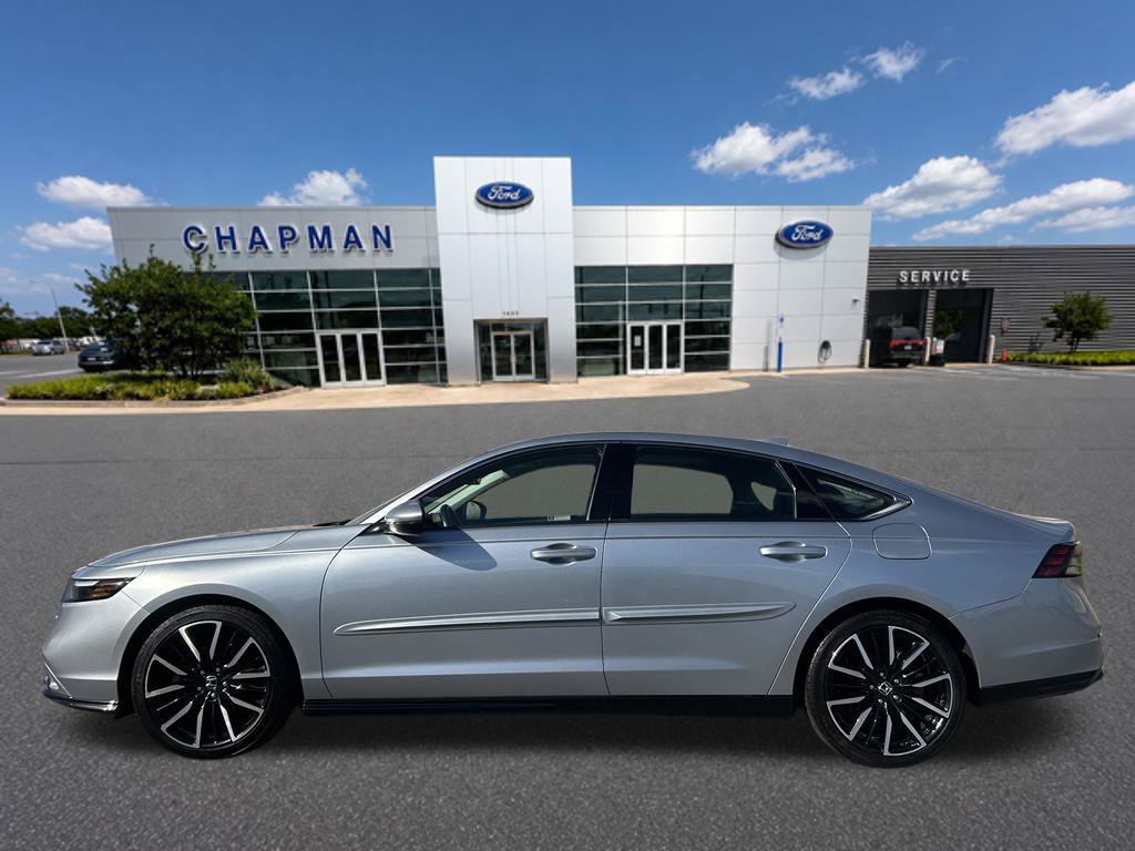 Used 2024 Honda Accord Touring image 2