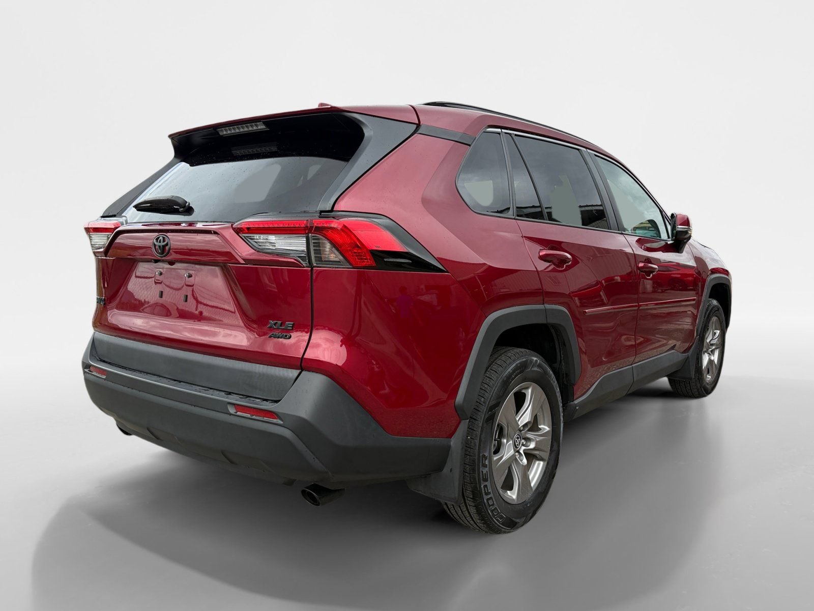 Used 2023 Toyota RAV4 XLE w/ Convenience Package AWD/4WD image 7