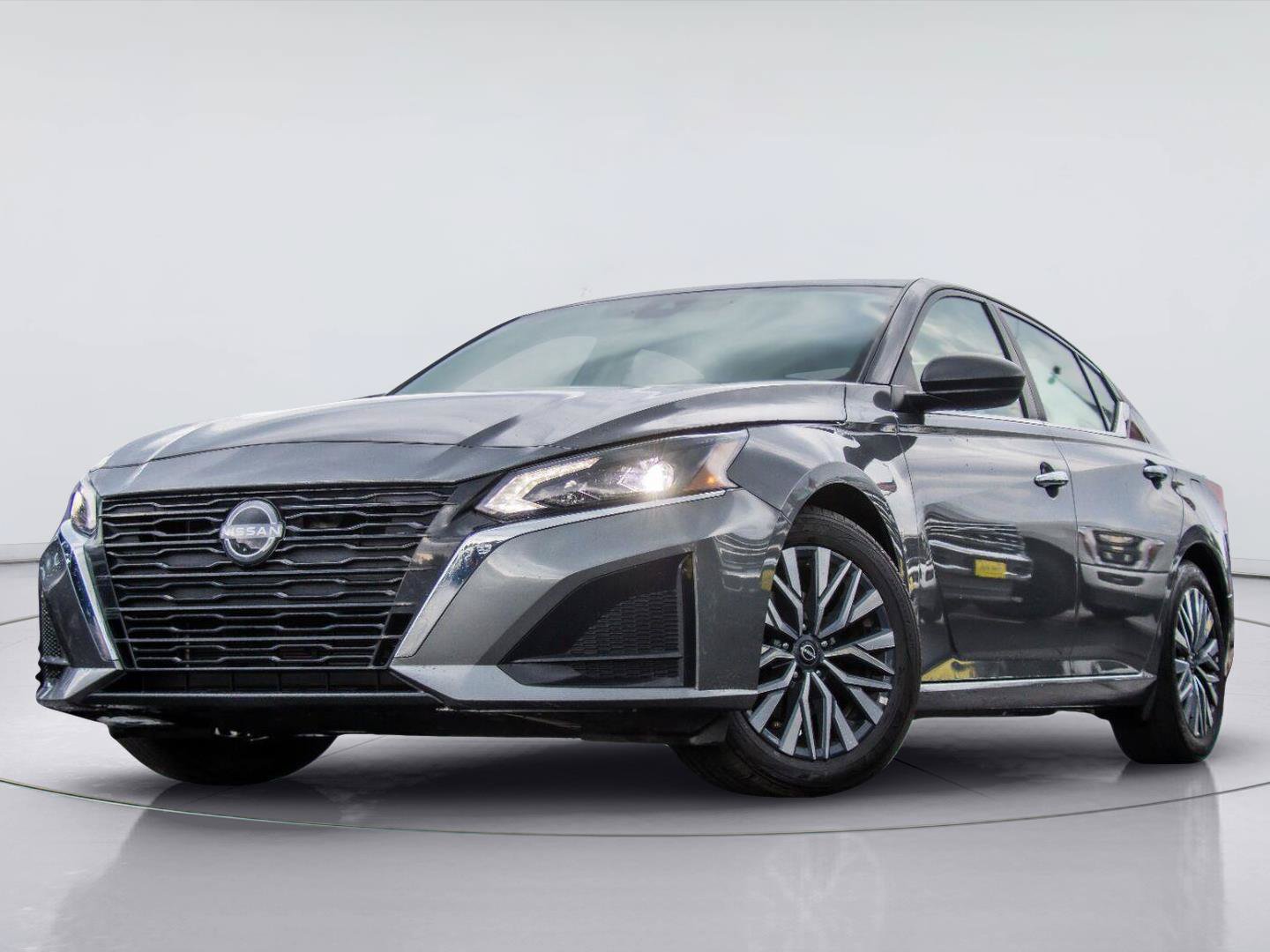 Used 2025 Nissan Altima 2.5 SV
