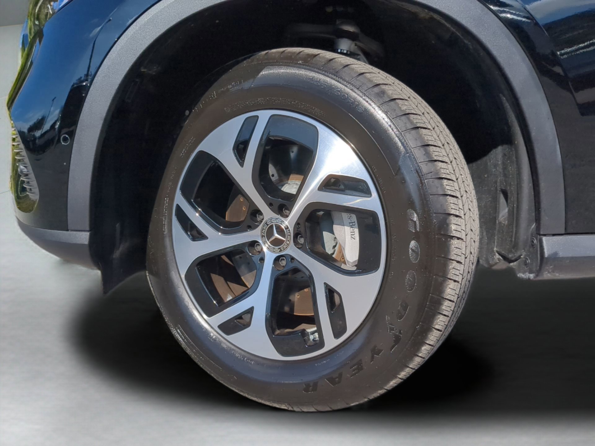 Used 2025 Mercedes-Benz GLC 350e 4MATIC image 63