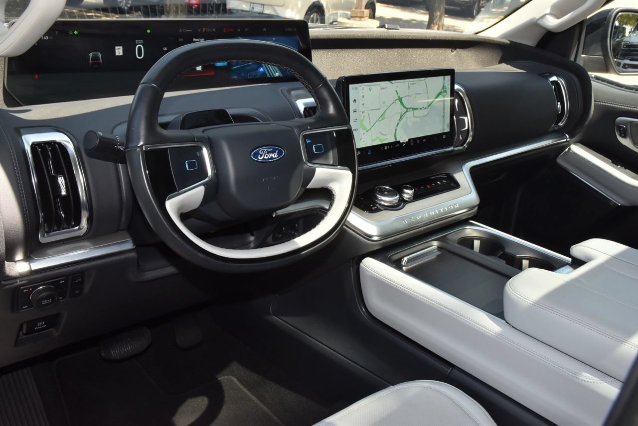 Certified 2025 Ford Expedition Platinum AWD/4WD image 35