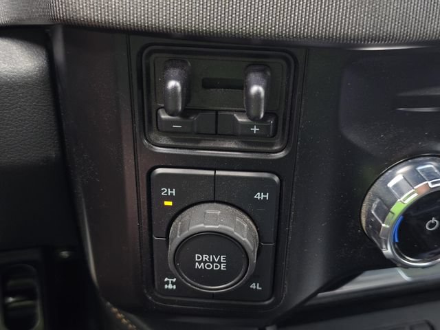 Certified 2024 Ford F350 Platinum w/ FX4 Off-Road Package AWD/4WD image 32