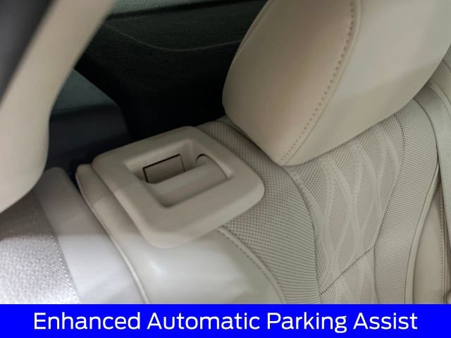 Used 2022 Buick Envision Avenir w/ Technology Package II AWD/4WD image 43