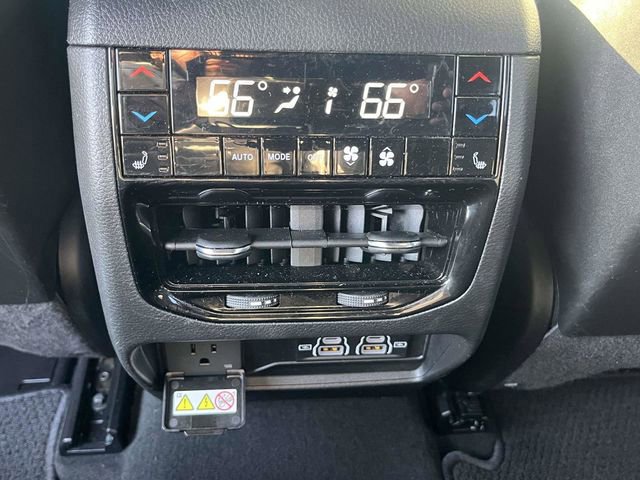 Used 2025 Jeep Grand Cherokee Summit image 8