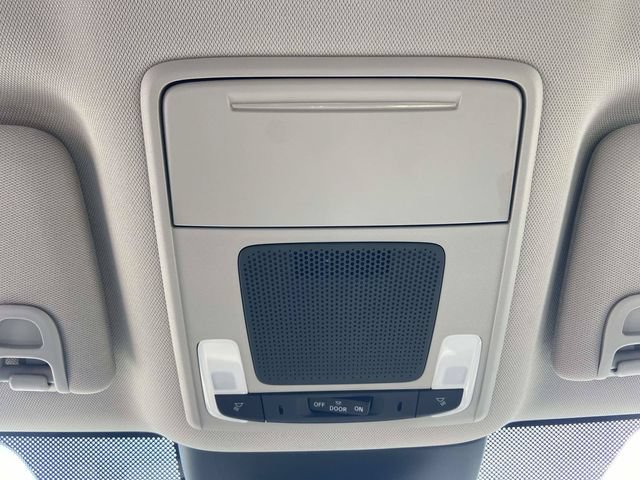 Used 2025 Honda Pilot EX-L image 17