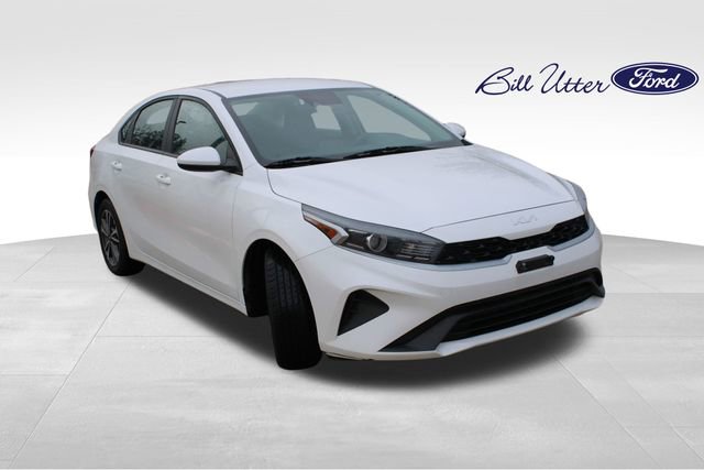 Used 2023 Kia Forte LXS image 3