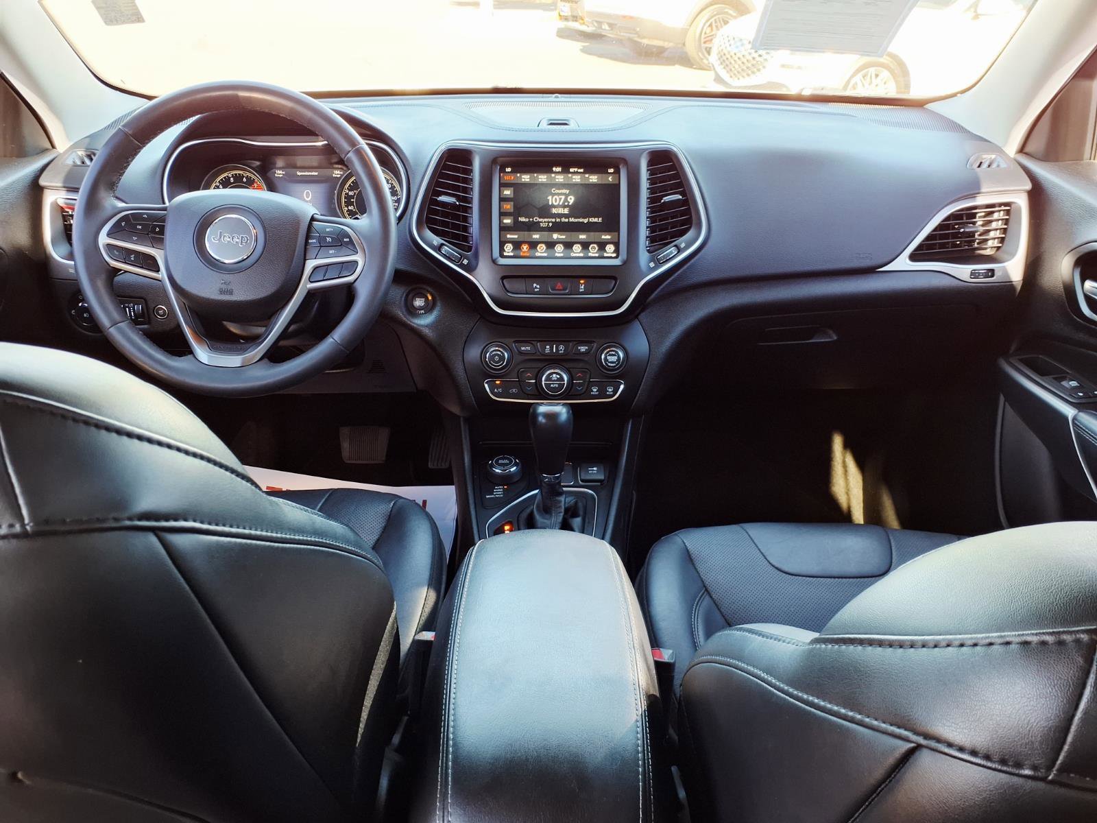 Used 2021 Jeep Cherokee Latitude Lux w/ Comfort/Convenience Group image 18