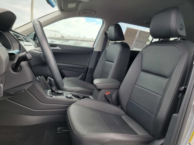 Used 2020 Volkswagen Tiguan SE AWD/4WD image 19